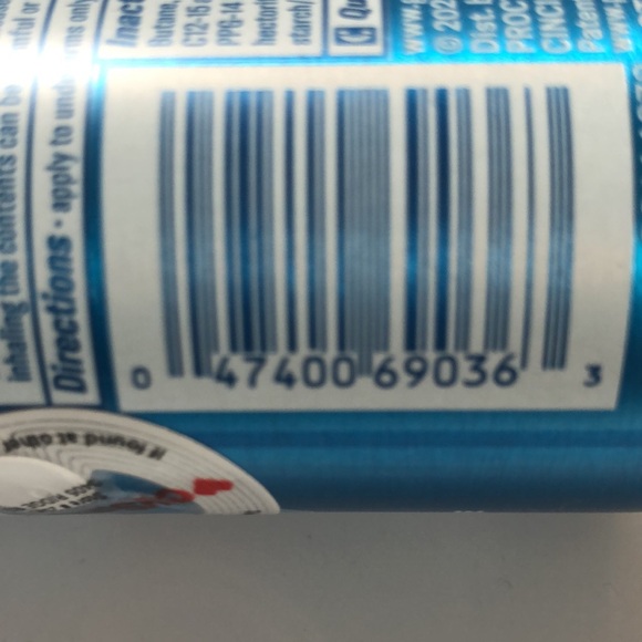 GILLETTE Dry Shield Dry Spray Antiperspirant Anti White Mark Set of Two (2)! - Picture 2 of 4